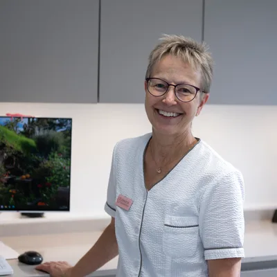 Porträtt av Anette Häll, Tandsköterska på Gamla Stans Tandklinik